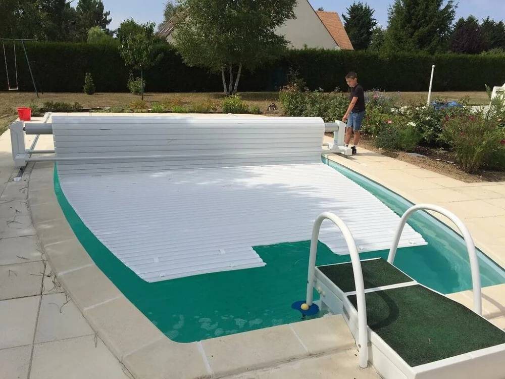piscine-et-couverture-electrique.jpg
